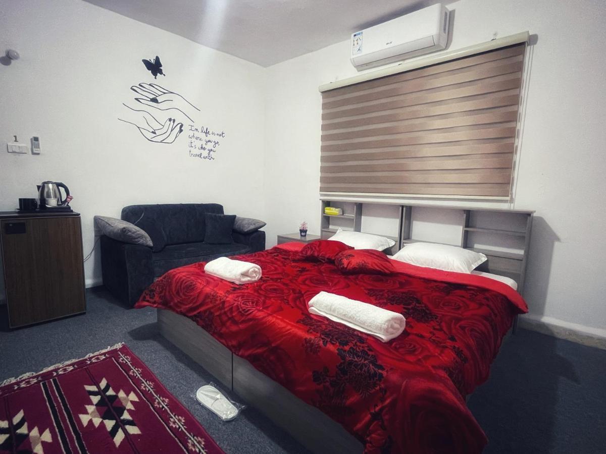 Petra B12 Hostel Vádi Músza Kültér fotó